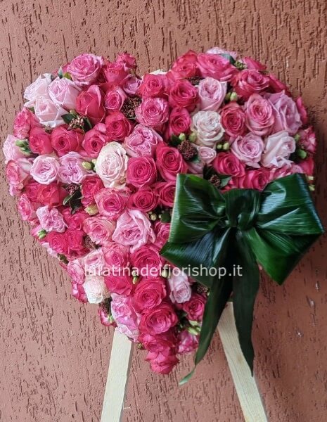 Cuore di fiori per salutare i nostri cari defunti.