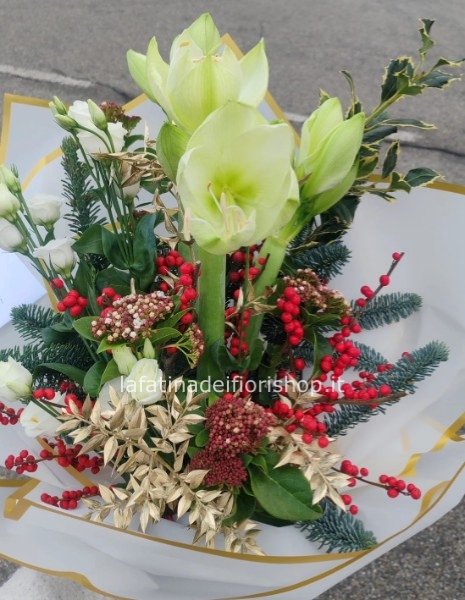 Mazzo di fiori natalizio