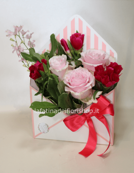 Busta fiorita toni del rosa e fuxia